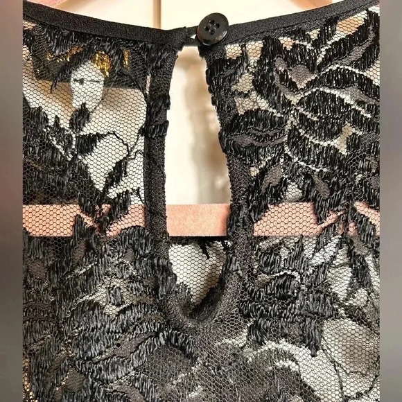 Tamotsu long-sleeve sheer lace top, Medium. Black Sexy Elegant Classy Feminine - Picture 8 of 8